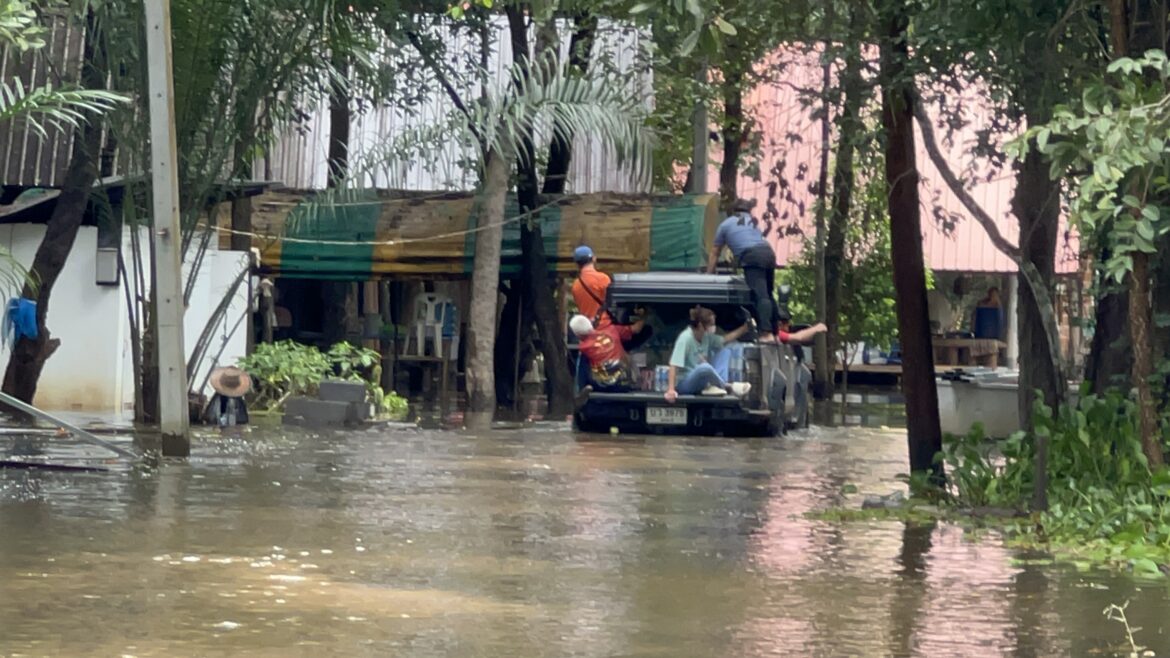 สมาคมเครือข่ายสื่อมวลชนภาคใต้ร่วมใจช่วยเหลือผู้ประสบอุทกภัย