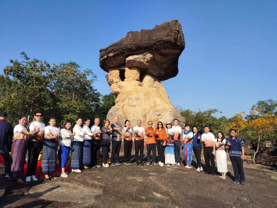 “หมากเบ็งอุดรบูชา วัฒนธรรมสีมาภูพระบาท” สืบสานวัฒนธรรมสีมาภูพระบาท รักษาวัฒนธรรมประเพณีอันดีงามของท้องถิ่นชุมชน